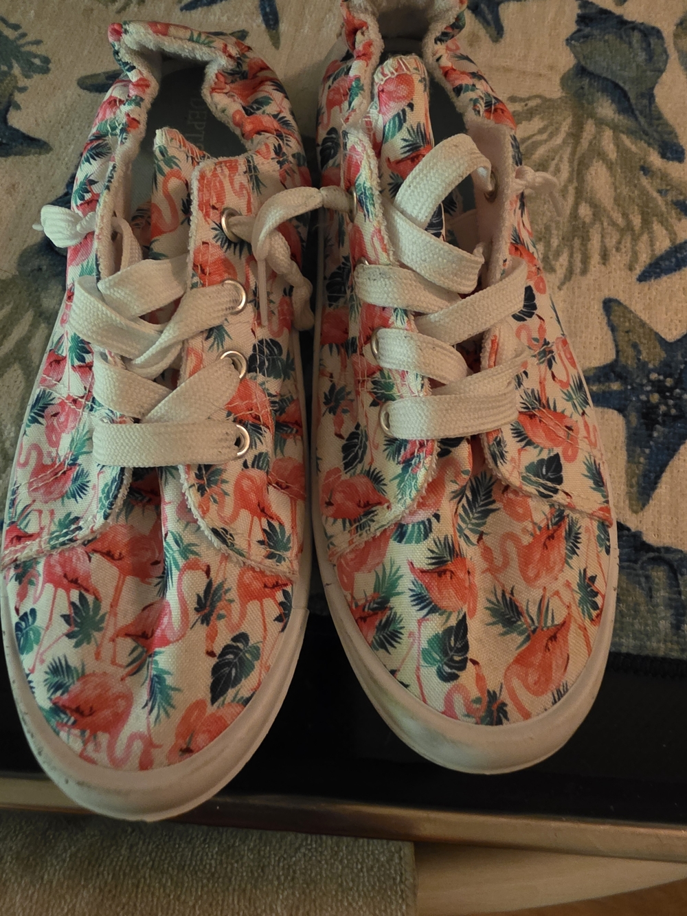 Dept 222 Women’s Flamingo Print Canvas Sneakers 7.5